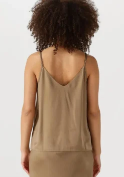 MY ESSENTIAL WARDROBE top estellemw strap top><noscript><img width=