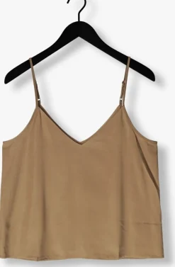 MY ESSENTIAL WARDROBE top estellemw strap top><noscript><img width=