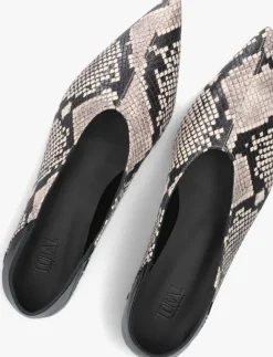 TORAL ballerina's aria><noscript><img width=