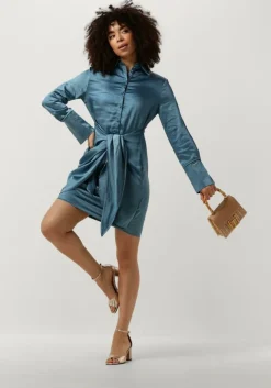 blauwe colourful rebel mini jurk mette satin wrap dress