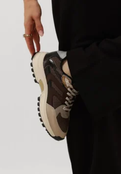 bronzen via vai lage sneakers danae bailee