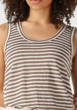 MY ESSENTIAL WARDROBE e top lisamw striped top><noscript><img width=