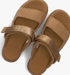 UGG e slippers w goldenstar glide><noscript><img width=