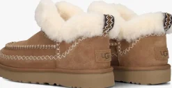 bruine ugg vachtlaarzen classic ultra mini alpine