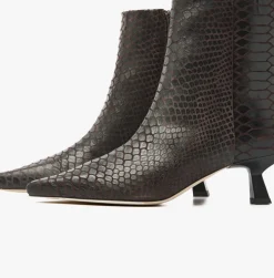 VIA VAI e enkellaarsjes suzy franky><noscript><img width=