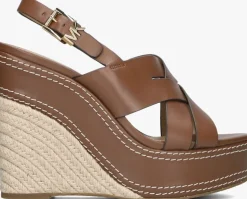 cognac michael kors sandalen met hak nora wedge