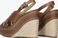 cognac michael kors sandalen met hak nora wedge