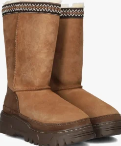 cognac ugg snowboots classic tall trailgazer