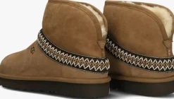cognac ugg vachtlaarzen classic mini crescent