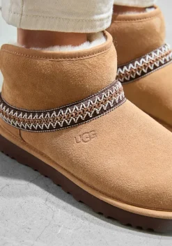 cognac ugg vachtlaarzen classic mini crescent