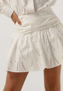 JOSH V minirok saar 1><noscript><img width=