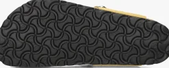 gele birkenstock teenslippers gizeh rivet border