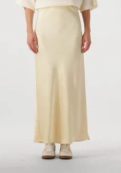 NEO NOIR gele maxirok vicky heavy sateen skirt>DAMES Rokken