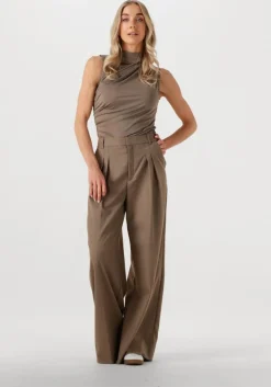 FRED DE LA BRETONIERE en lage sneakers zazza ella><noscript><img width=