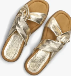 UNISA en slippers camby><noscript><img width=