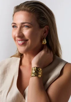 goudkleurig omoda atelier armbanden x bo