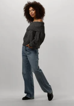 GESTUZ grijze trui adiegz off shoulder>DAMES Truien & Vesten