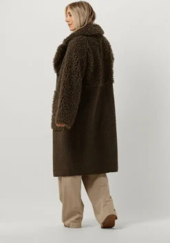 BEAUMONT e teddy jas jan><noscript><img width=