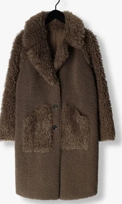 BEAUMONT e teddy jas jan><noscript><img width=