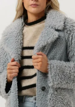 BEAUMONT e teddy jas jan><noscript><img width=