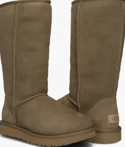 taupe ugg vachtlaarzen classic tall ii