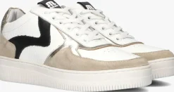 witte maruti lage sneakers momo
