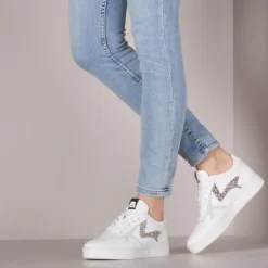 witte maruti lage sneakers momo