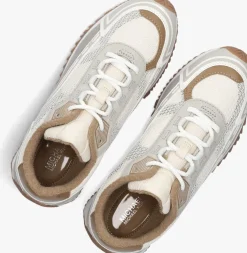 witte michael kors lage sneakers byrdie trainer