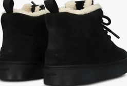 BLACKSTONE e boots aput lusa><noscript><img width=