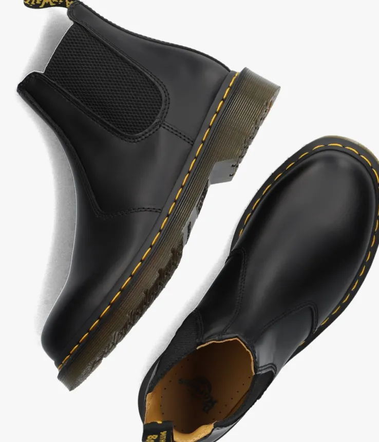 zwarte dr martens chelsea boots 2976 smooth