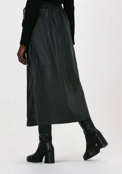 IBANA e maxirok stacy><noscript><img width=