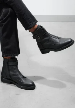 LINA LOCCHI e enkelboots 09-223><noscript><img width=