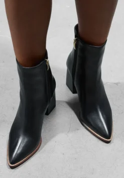 LINA LOCCHI e enkellaarsjes 46994><noscript><img width=