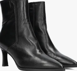 LINA LOCCHI e enkellaarsjes av 136 lis><noscript><img width=