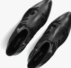 MARUTI e cowboylaarzen tessy><noscript><img width=