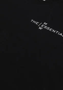 MY ESSENTIAL WARDROBE e top 13 the logo tee><noscript><img width=