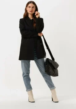 MY ESSENTIAL WARDROBE e top 13 the logo tee><noscript><img width=