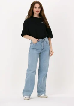 MY ESSENTIAL WARDROBE e top 13 the logo tee><noscript><img width=