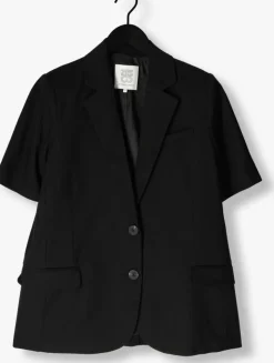 SECOND FEMALE e blazer sharo ss blazer><noscript><img width=