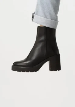 UNISA e enkelboots khan><noscript><img width=